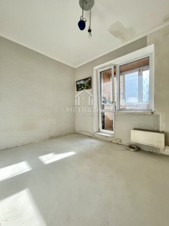 Продам 4 к. кв. Залютино ,пр Славы, ул.Золочевская, м.Холодная гора - фото 1