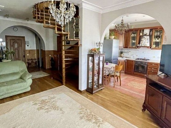 Продаж 3к квартири 90 кв. м на вул. Турівська 29 Подільський район Київ