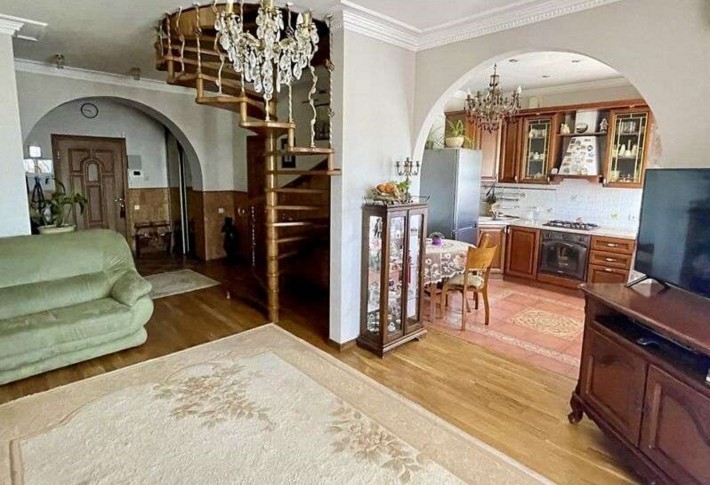 Продаж 3к квартири 90 кв. м на вул. Турівська 29 Подільський район - фото 1