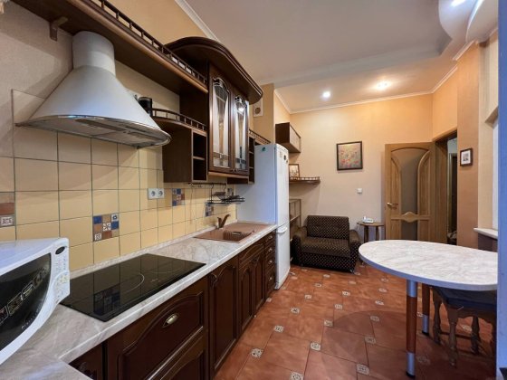 Продаж 1к квартири вул. Панаса Мирного 17 біля метро Кловська/Печерський/Центр Без комісії Київ