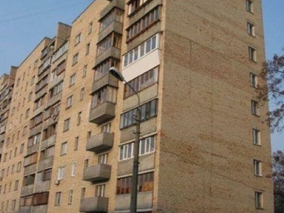 Продаж 4-к квартири вул. Вітряні Гори 17