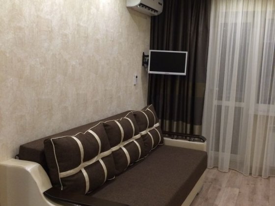 Сдам до лета 1-комн.кв.(центр) собственник Черноморск