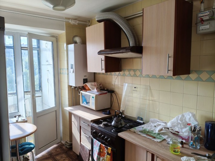 Бюджетна квартира, 4 кімнати, на Стуса - фото 1