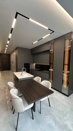 Оренда дизайнерської 2 км квартири у елітному ЖК поруч з озером - фото 1