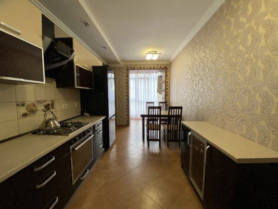 Оренда 2 кімнатної квартири по вулиці Коновальця ( поруч White Center) Івано-Франківськ