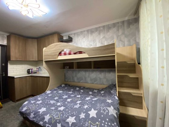 Кімната в гуртожитку. вул. Ушинського 36. Ремонт. Меблі. Київ