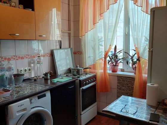 Здам 3к квартиру 6000 грн + платежі на Курській для  СІМ'Ї Суми