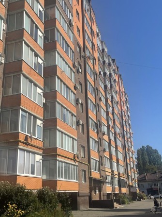 Оренда 1-кімнатної квартири в новобудові в центрі міста - фото 1