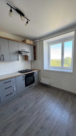 Двокімнатна квартира вул. Металургів - фото 1