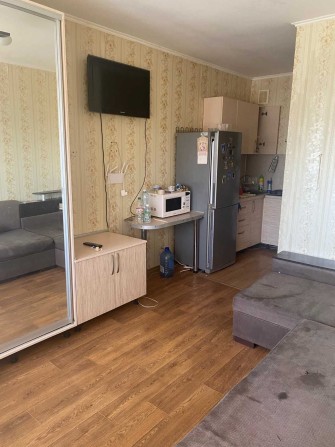 Продам  кімнату зі своїм санвузлом та міні кухнею на Салтівці - фото 1