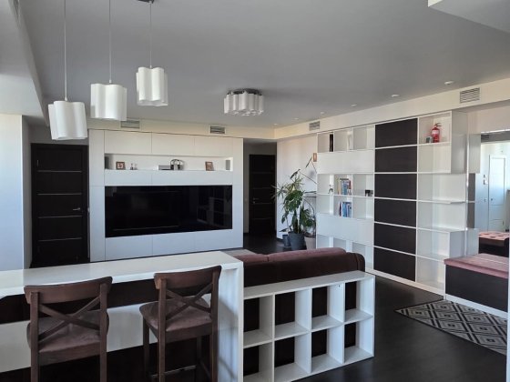 Трикімнатна, євроремонт, вул. Сікорського 1 Киев