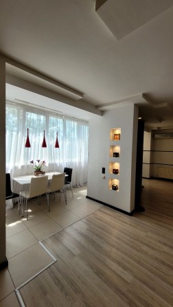 Сдаю современнуюквартиру в новострое,метро Научная,Госпром,Сухумская24 - фото 1