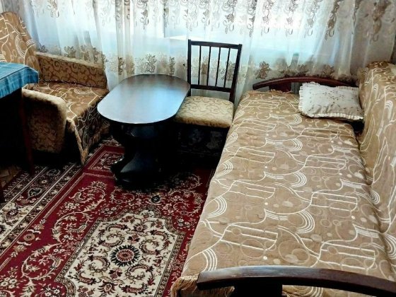 Сдам отличную гостинку напротив Рынка ХТЗ! Метро 15 минут. Харьков