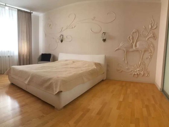 Продаж 5-к квартири вул. Срібнокільська 1 Киев