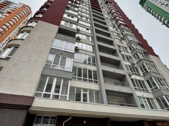 Продаж 3-к квартири вул. Каховська 60 Киев