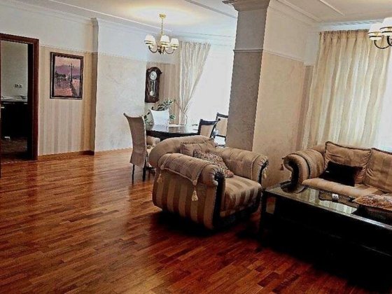 Продаж 6-кімнатної квартири 232 кв. м на вул. Олександра Мишуги, 2. Киев