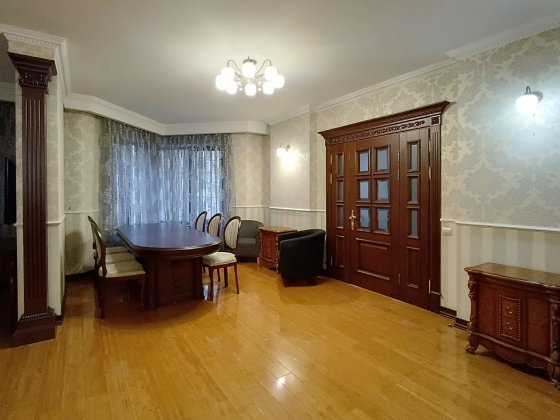 родаж 4к, вул.Олександра Мишуги 2, Дарницький район Киев