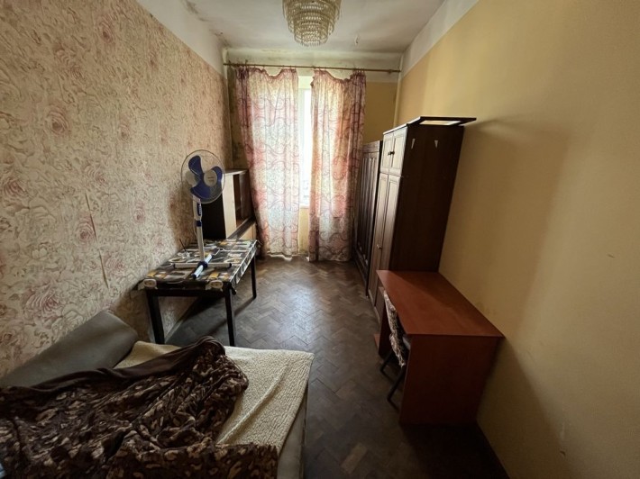 Оренда НЕпрохідної кімнати в центрі, вул. Галицька - фото 1