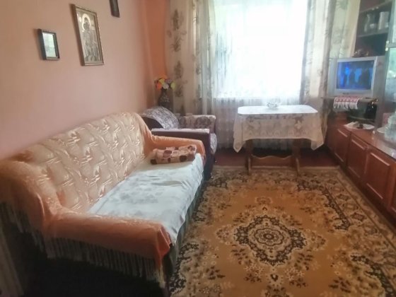 Здам ліжко -місце для проживання дівчини.Центр