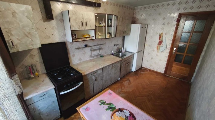 Здається дві кімнати в трикімнатній квартирі - фото 1