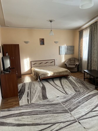 Сдам на Фонтане до лета свой домик комната студия. - фото 1