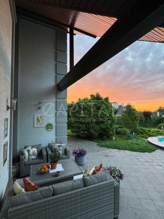Оренда 2-поверхового будинку з басейном і садом (270 м², 24 сотки) - фото 1