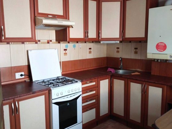 Здається будинок центр, можна короткий строк Чернігів