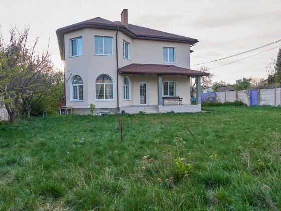 часть дома  М. Академгородок 500м. Можно на сезон или на год. Київ