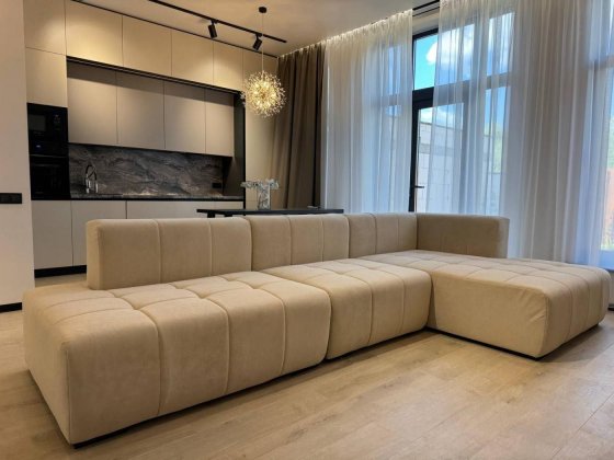 Таун 125м2 та 1.8 соток у закритому КМ 7 км метро Славутич є ГЕНЕРАТОР Київ