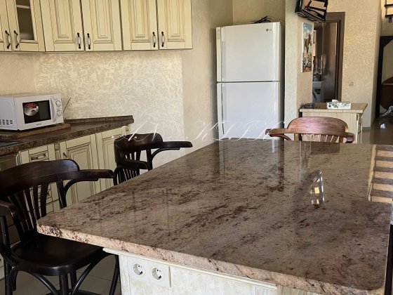 Здам будинок 5кімнат на Осокорках Пр. Бажана
5км від метро Славутич Киев