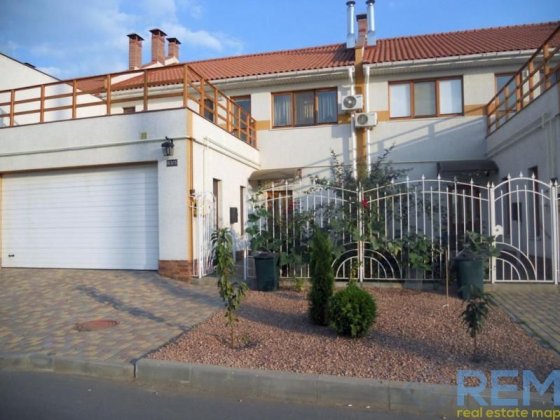 Аренда  дома . Охраняемая территория . Гараж на 2 машины. Совиньен-3. Одесса