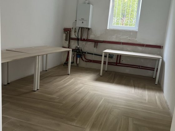 Здається в оренду 120 кв м. в приватному будинку. Зміїнець