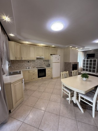 Здам танхаус  з паркомісцем і терасою - фото 1