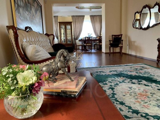 Будинок на 6 кімнат поряд Щасливе, Гора, Золочі Щасливе