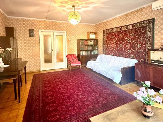 3к квартира пр-т Лобановського (Червонозоряний) на 3 поверсі в цегляному будинку з газом Київ