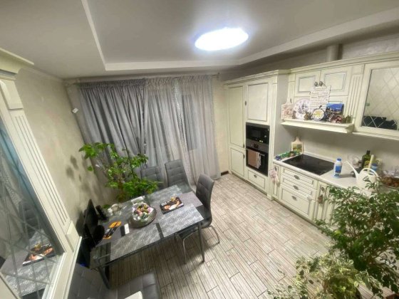 Продаж 3-кімнатної квартири по вул.Лук'яненка Левка (Тимошенко), 15г Київ