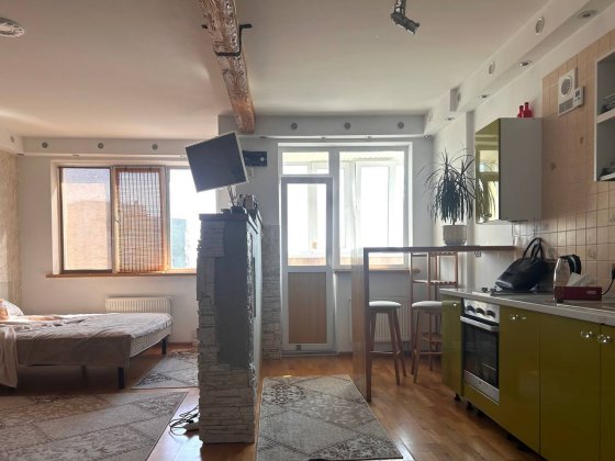 Продаж 1 кім. Квартири з ремонтом, студія, вул. Наталіі Ужвій 12,  Виноградар Київ