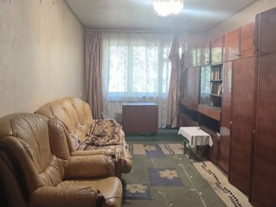 Продам 2к кв. Комарова Луганськ