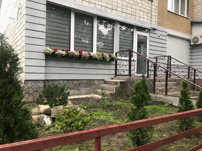 Здається приміщення під бізнес вул Коновальця м. Дрогобич - фото 1