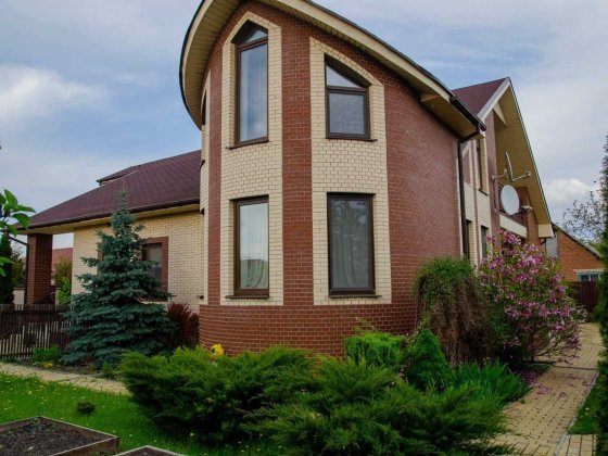 Будинок  з гаражем в м.Охтирка Охтирка