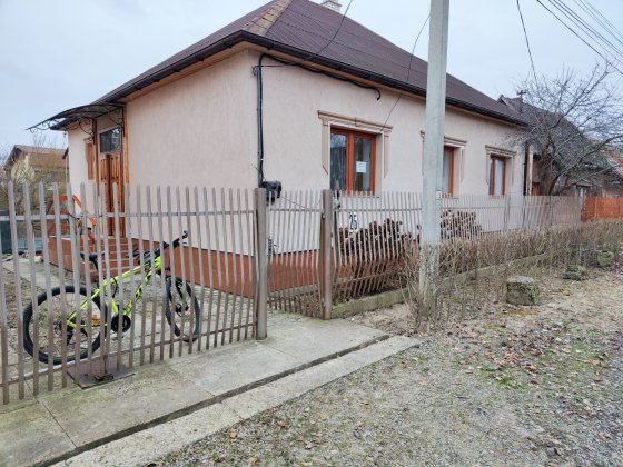 ПРОДАЄТЬСЯ будинок в м.Берегове Берегове