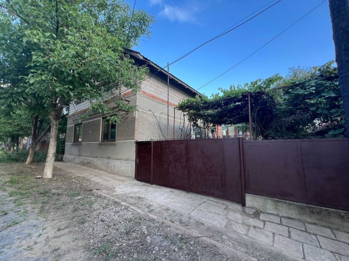 Продам будинок з ділянкою в м. Берегово вул. Барток Бейли, 52  7 соток - фото 1