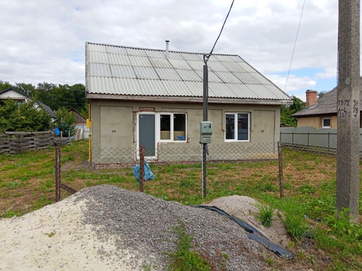 Продам будинок в Володимирі кого цікавить дзвоніть - фото 1