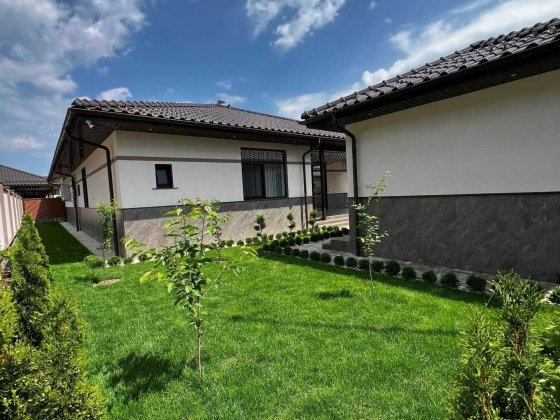 Продам котедж с ремонтом Виноградов