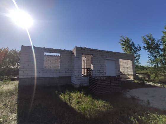 Продаж будинку біля озера у котеджному містечку. Кам'янське