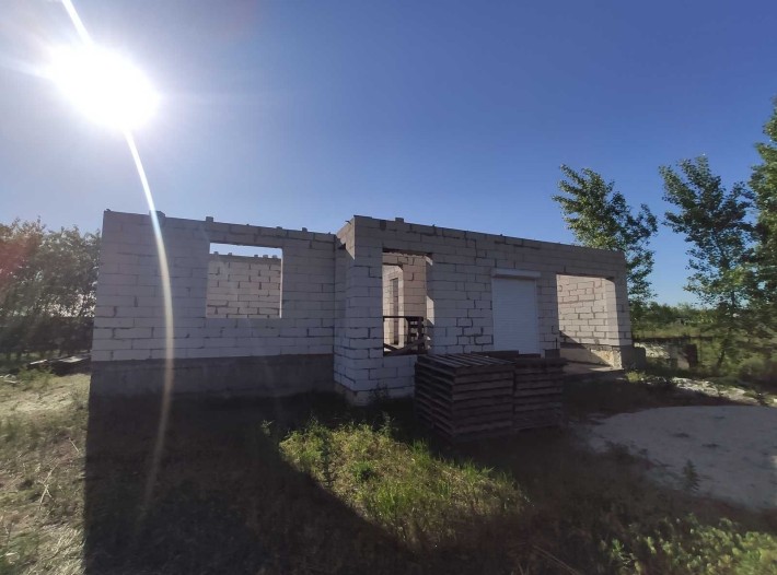 Продаж будинку біля озера у котеджному містечку. - фото 1