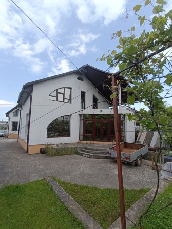 Продаж двох будинків на одній території по вул. Шептицького - фото 1