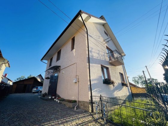 Приватний будинок в Дрогобичі (через дорогу власний бізнес - магазин) Дрогобыч