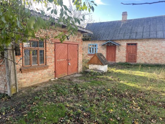 Продам будинок з гаражем , літньою кухнею Здолбунов