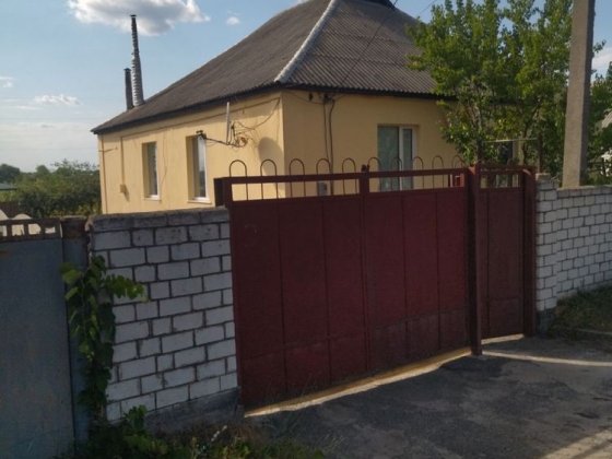 Дом 146 вк.м, 22,5 сотки земли п. Зидьки г. Змиёв Змиев